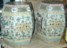 china_pr_famille_rose_garden_seats_red.jpg (71542 bytes)