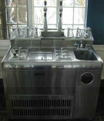 game_soda_fountain_red.jpg (30791 bytes)