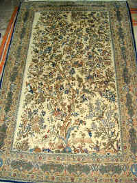 rug_isfahan_tree_of_life_red.jpg (93176 bytes)