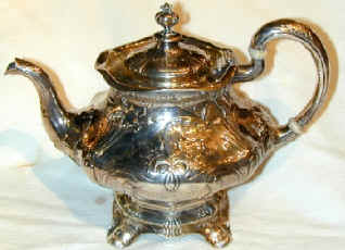sterling_martele_tea_pot.jpg (92995 bytes)