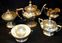 sterling_tea_set_heppplewhite_tiffany_bowl_whiting_compote_red.jpg (46413 bytes)