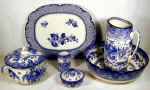 China_flow_ble_Royal_Doulton_Oyama_pattern_5_piece_blue_chamber_set_and_a_platter_web.jpg (81608 bytes)