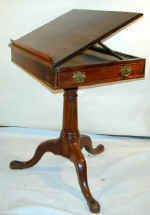 queen_anne_architect's_table_tripod_pedestal_web.jpg (46720 bytes)