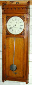 clock_Howard_58_smallest_size_in_oak_case_6000.jpg (65525 bytes)